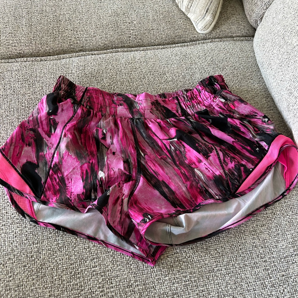 Patterned lululemon hotty hot shorts